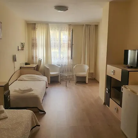 Family Hotel 3*